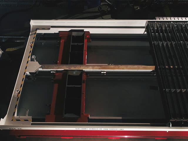 TracKlean Self-Cleaning Table on the KANO HD CNC Plasma Machine